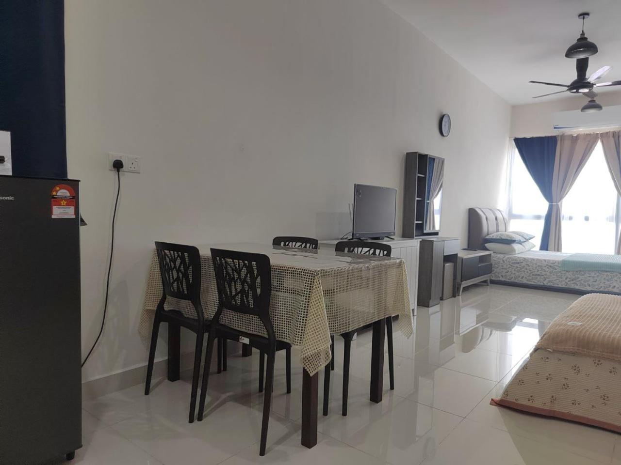 Studio Suite Homestay Klia Sepang Exterior photo