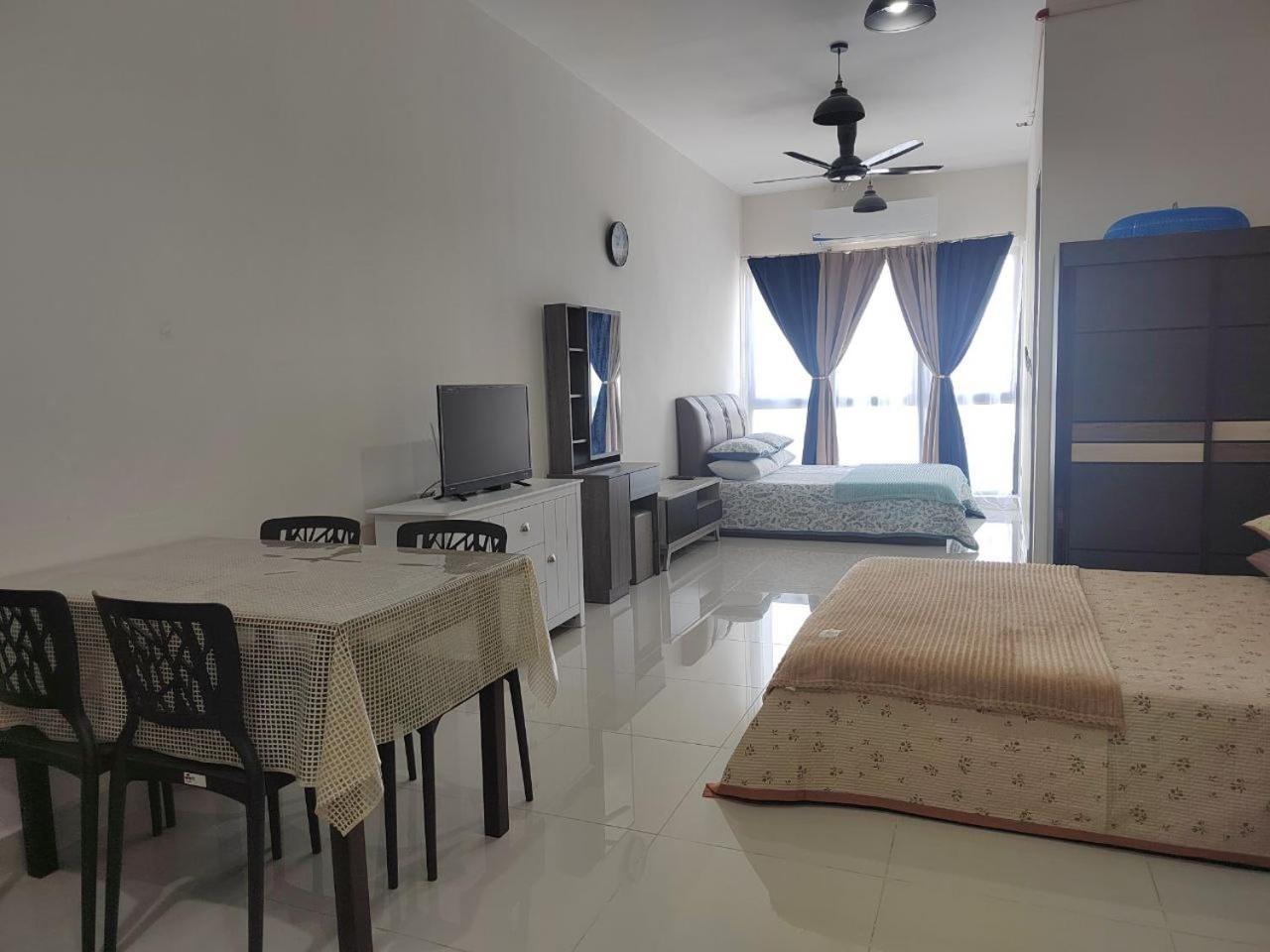 Studio Suite Homestay Klia Sepang Exterior photo