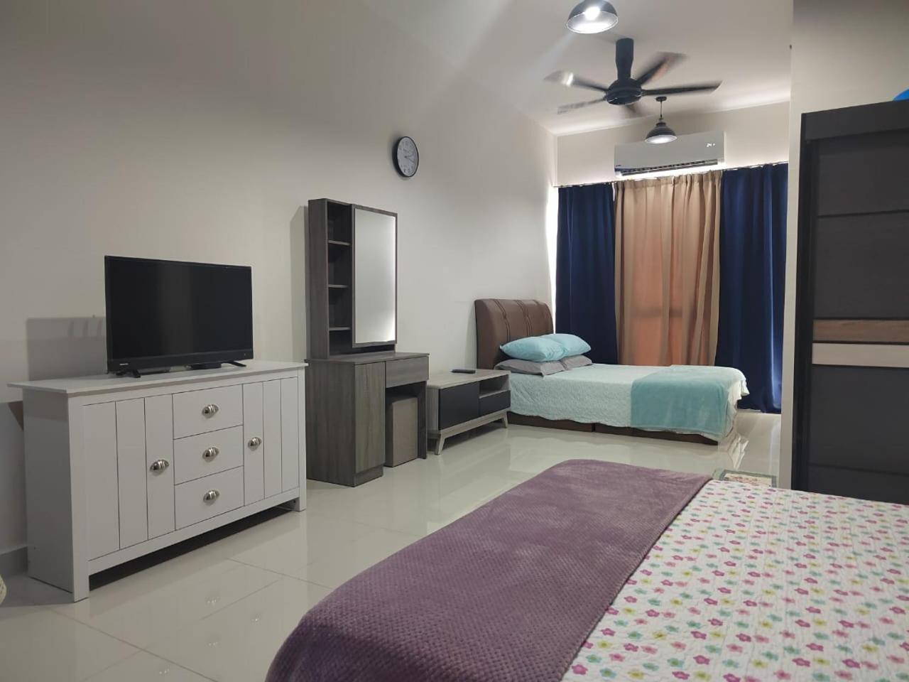 Studio Suite Homestay Klia Sepang Exterior photo